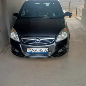 Opel Zafira, 2009