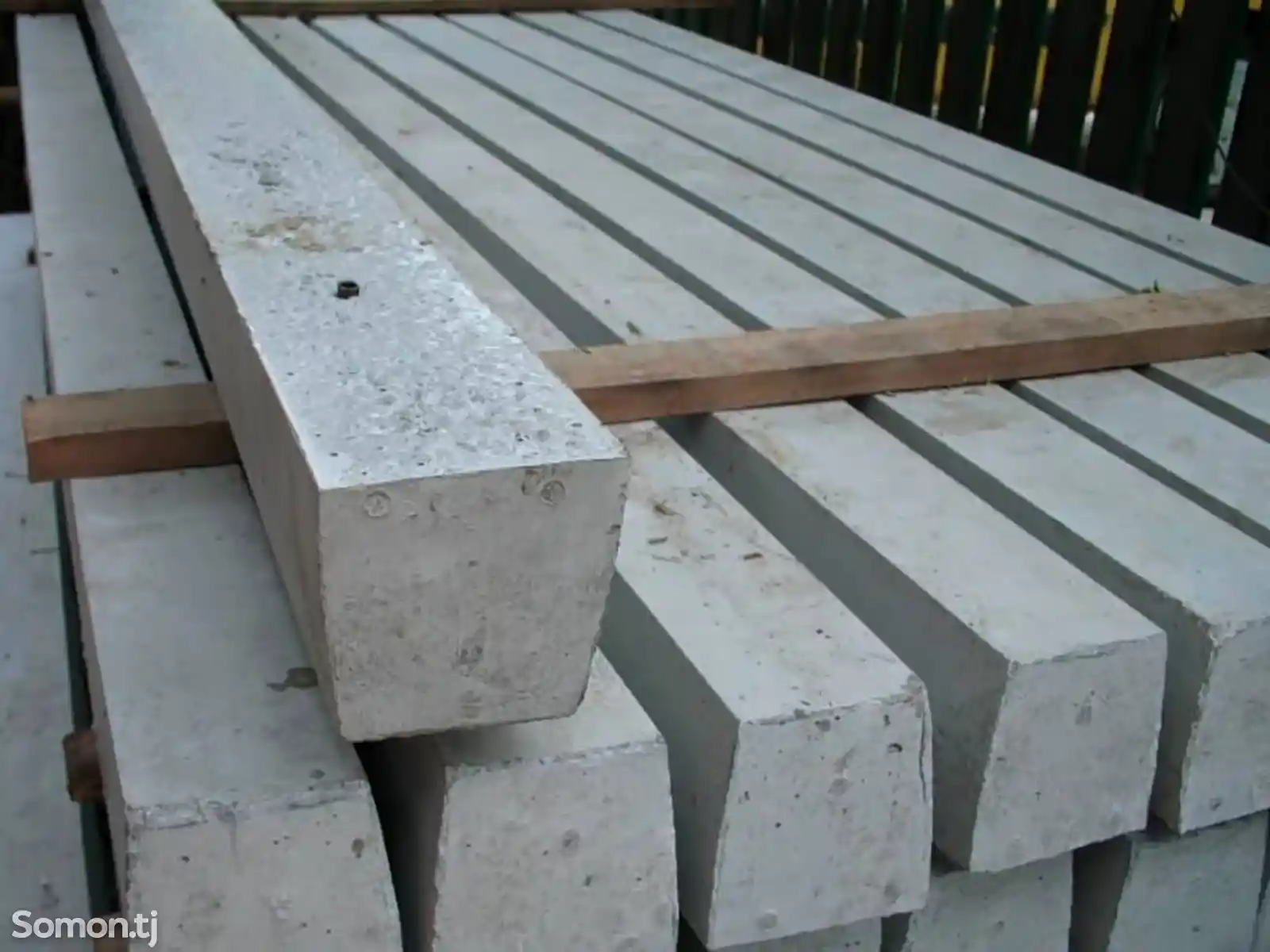 Столбики бетонные - 2.50м-4