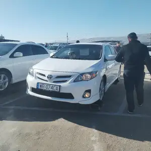 Toyota Corolla, 2011