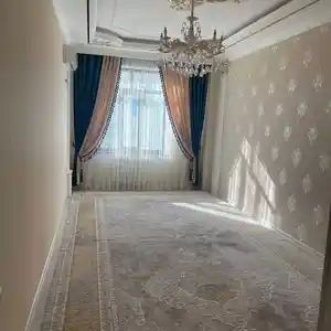 2-комн. квартира, 18 этаж, 70м², Шохмансур