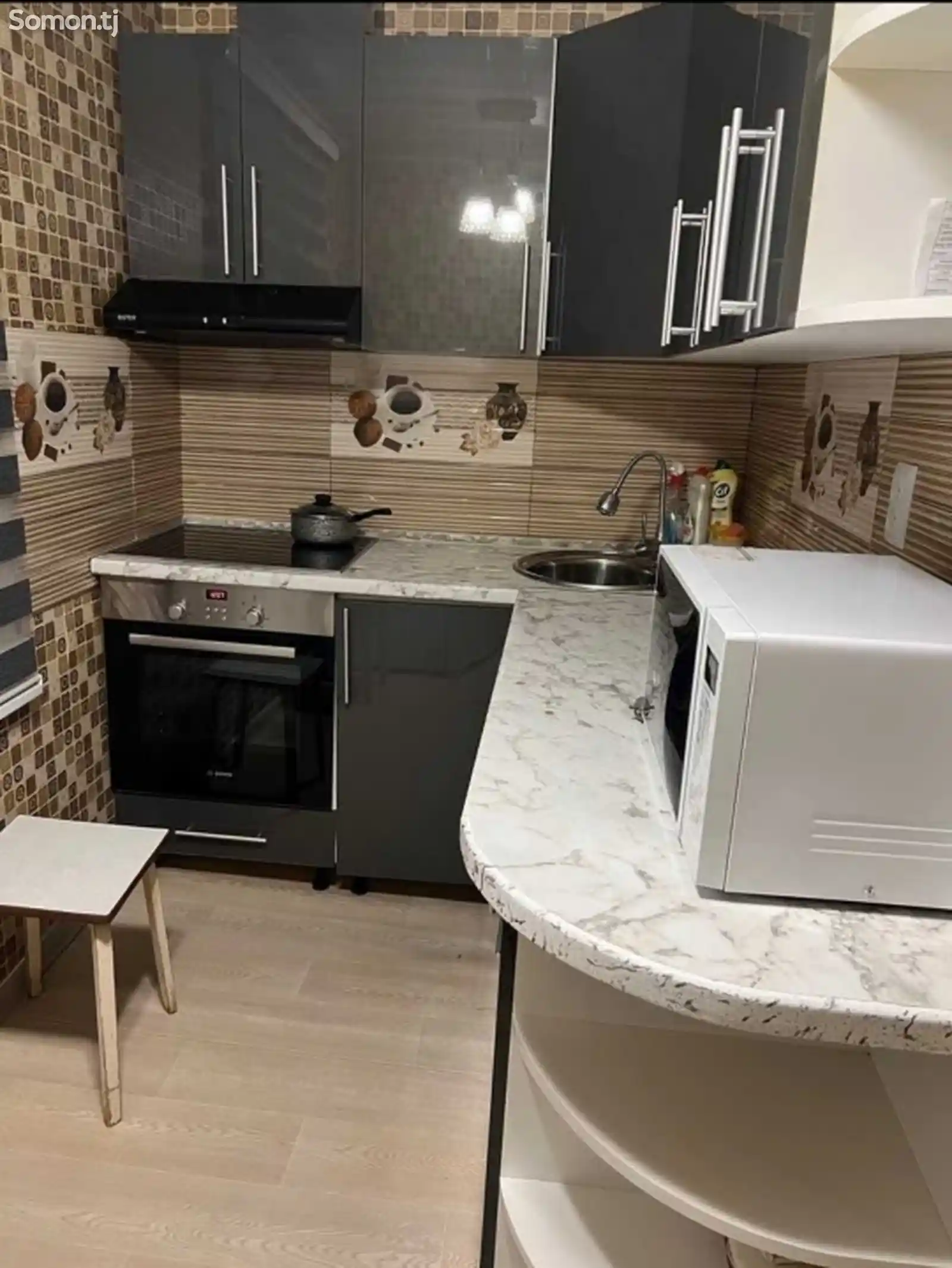 2-комн. квартира, 2 этаж, 50м², цирк-7