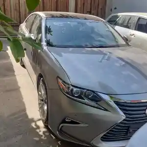 Lexus ES series, 2017