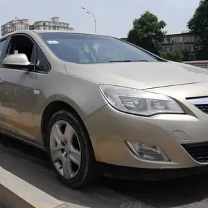 Opel Astra J, 2010