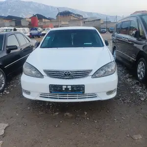 Toyota Camry, 2005