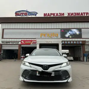 Toyota Camry, 2018