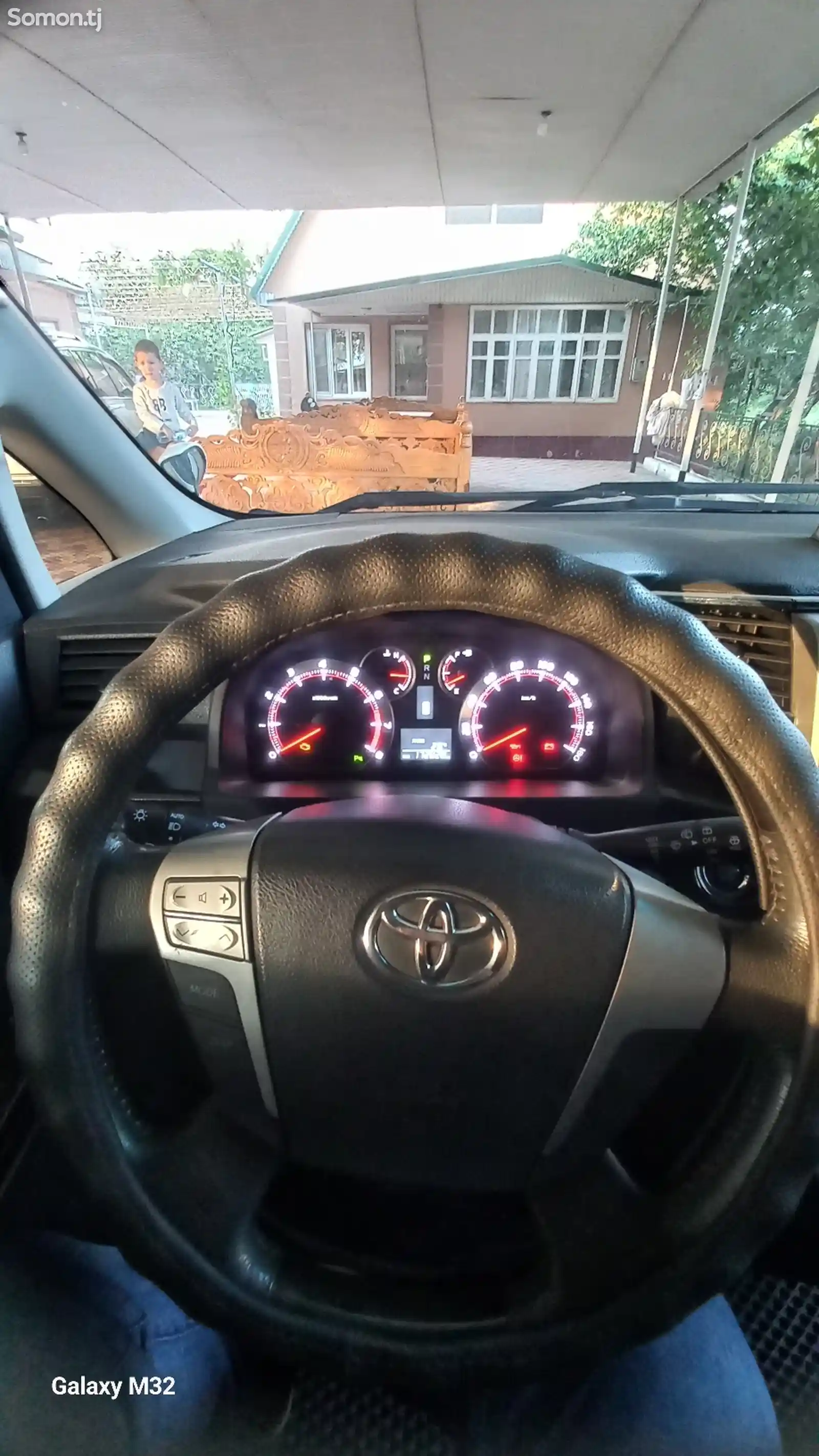 Toyota Vellfire, 2014-9