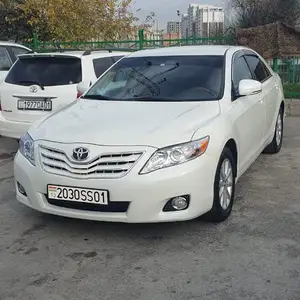 Toyota Camry, 2011