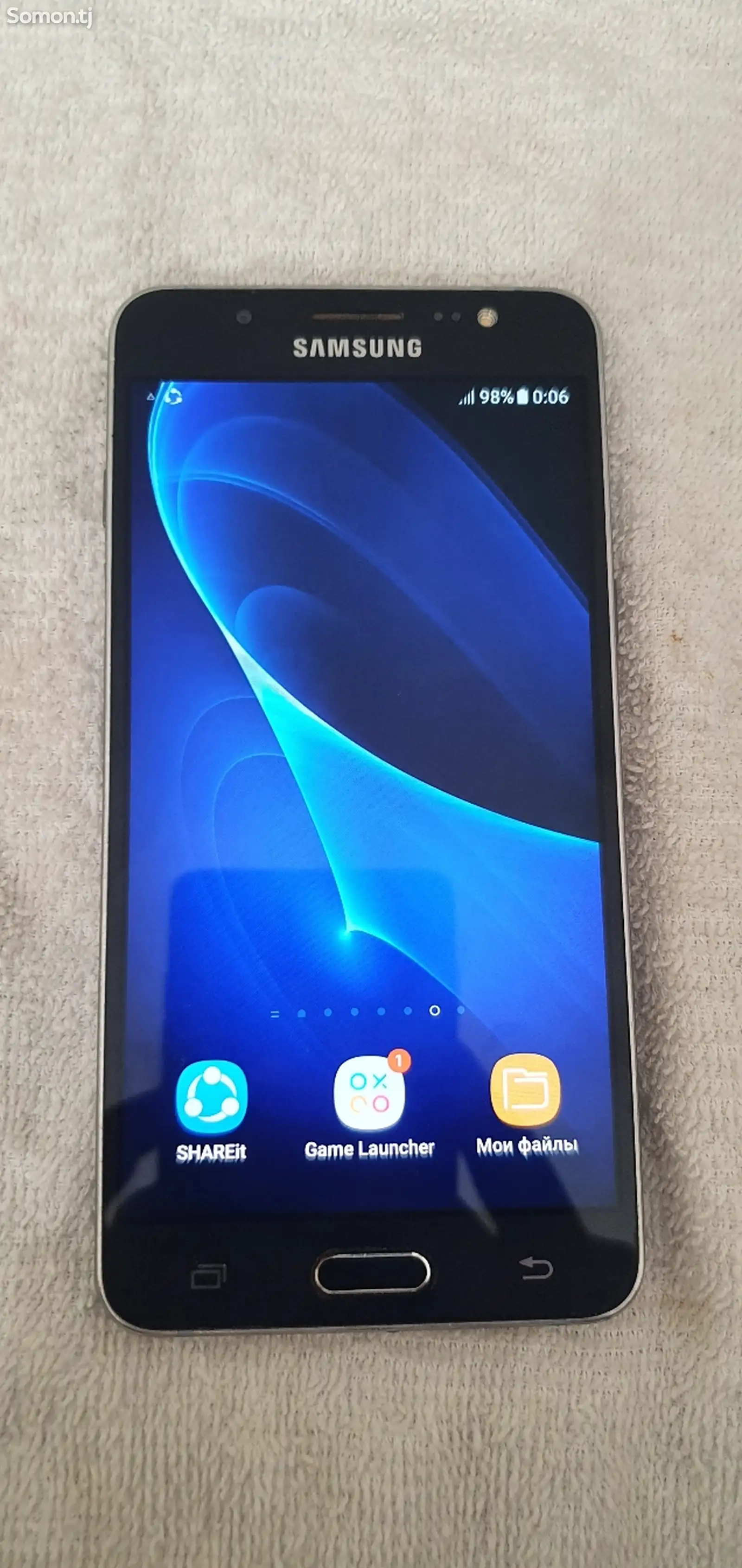 Samsung Galaxy J5+-2