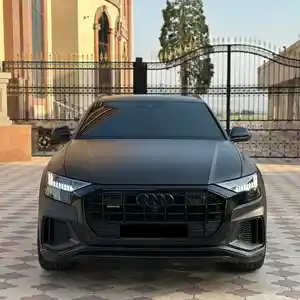 Audi Q8, 2022