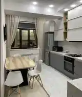 3-комн. квартира, 16 этаж, 110м², Сомони-9