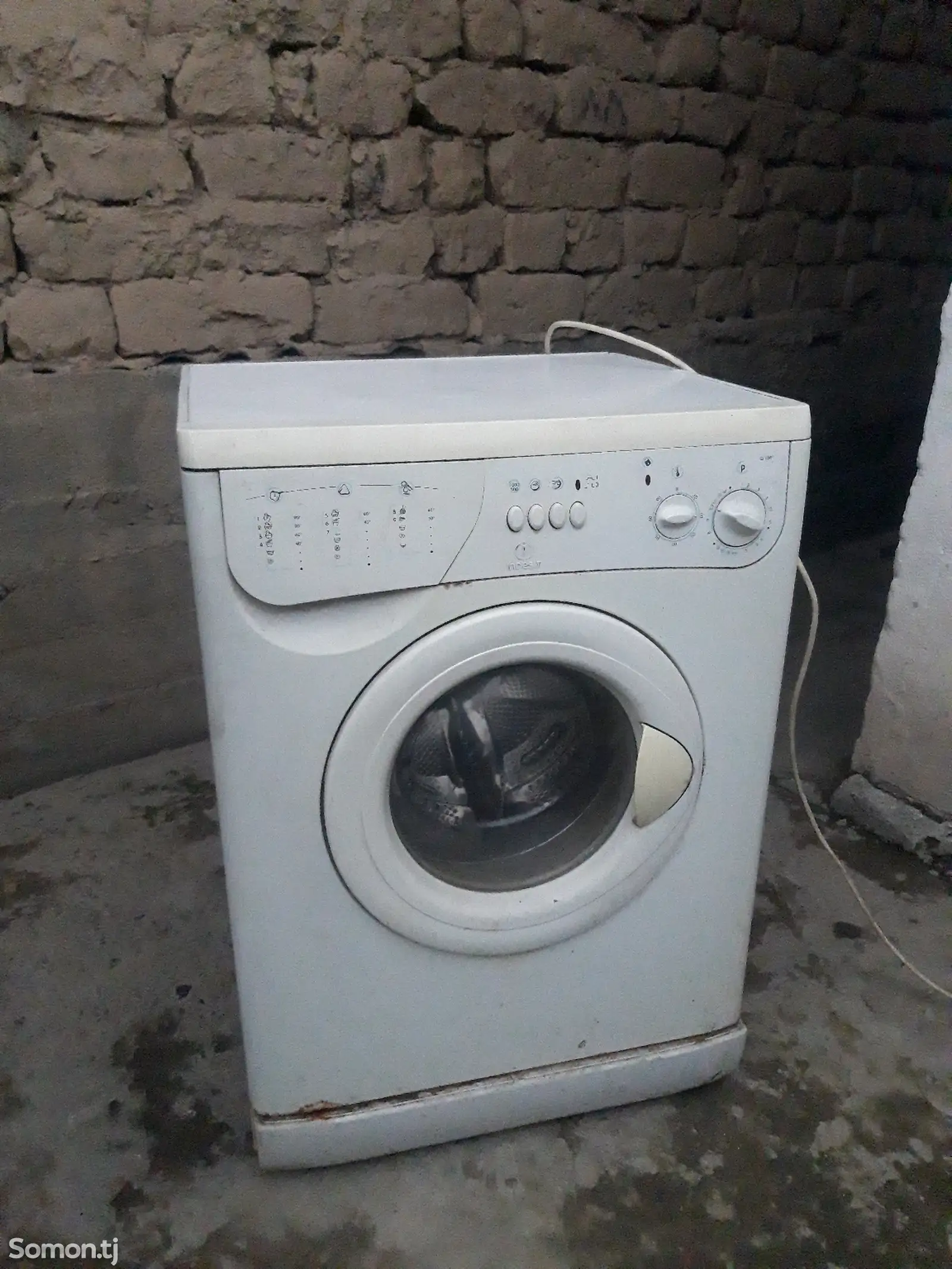 Стиральная машина indesit-1