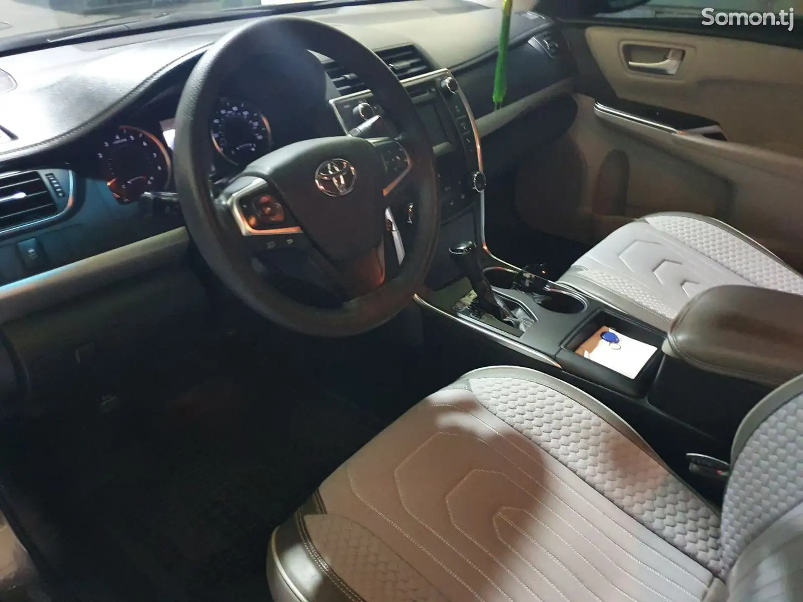 Toyota Camry, 2017-3