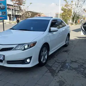 Toyota Camry, 2012