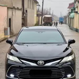 Toyota Camry, 2018