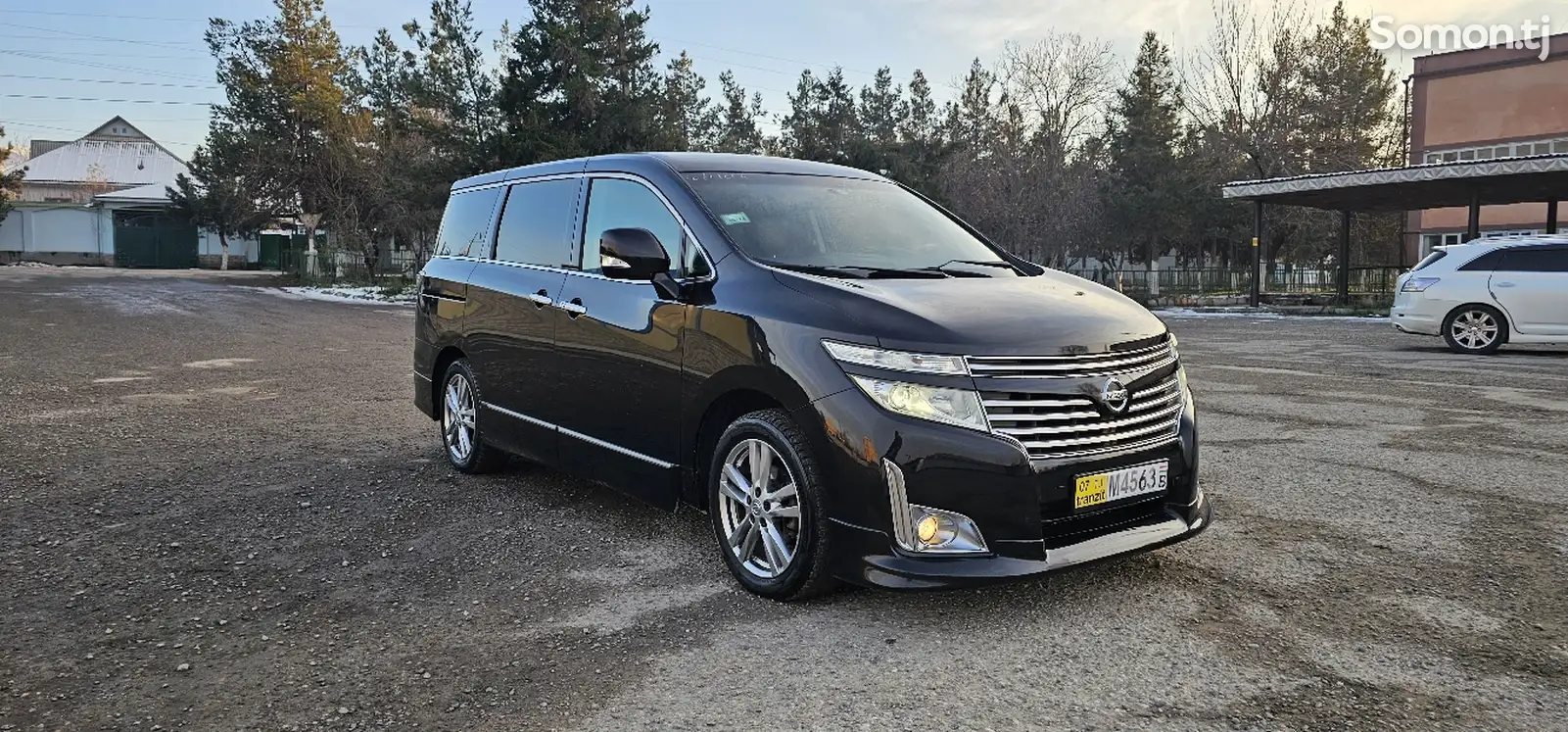 Nissan Elgrand, 2015-1