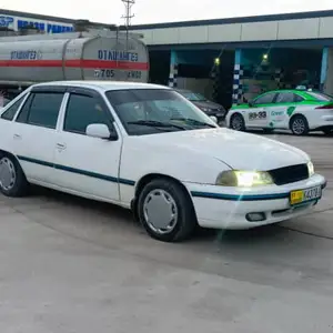 Daewoo Nexia, 1996