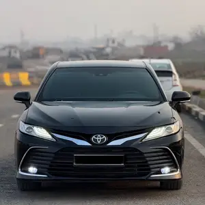 Toyota Camry, 2018