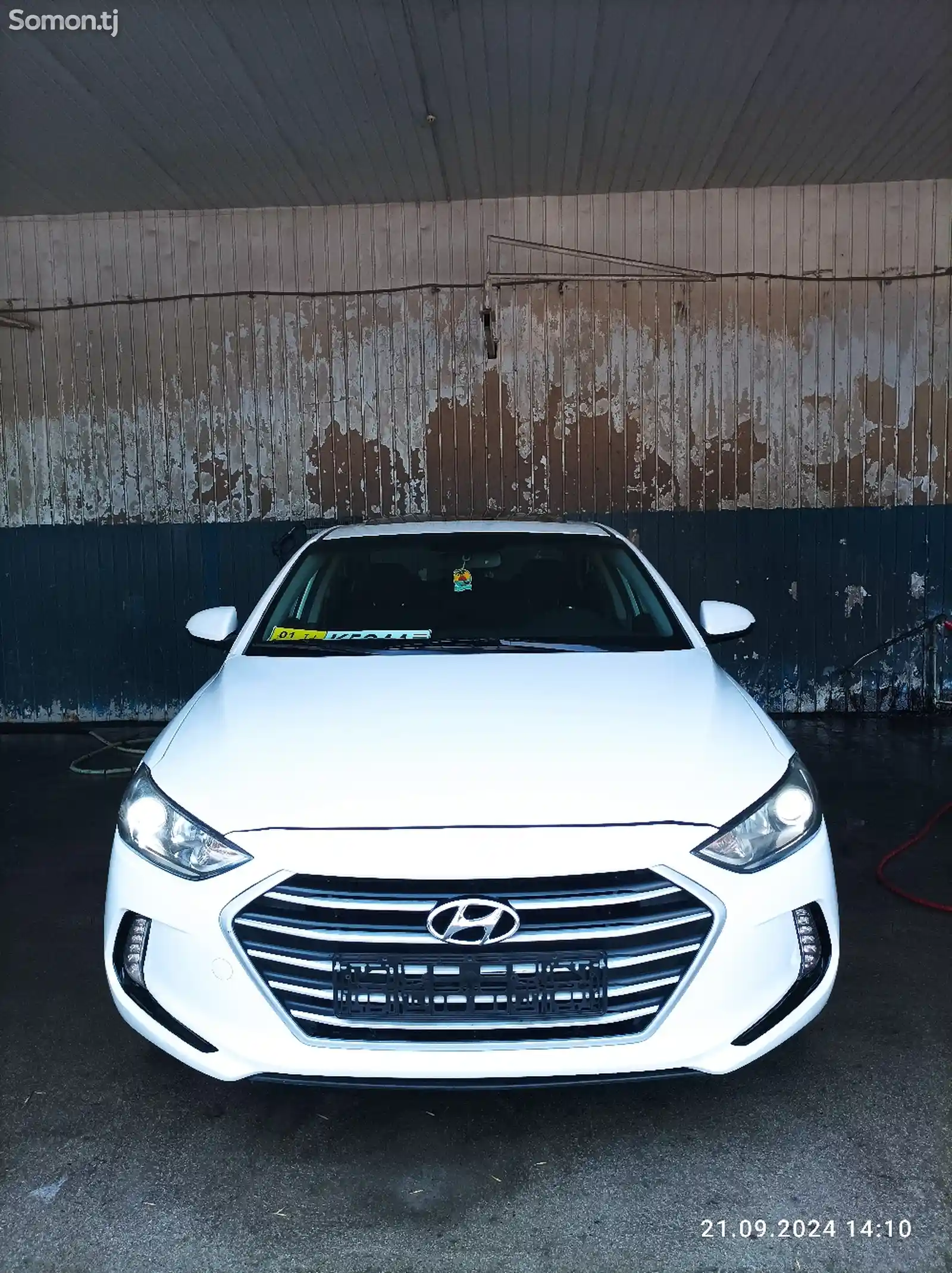 Hyundai Elantra, 2017-1