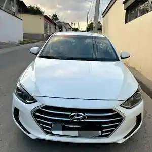 Hyundai Elantra, 2018