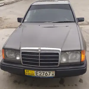 Mercedes-Benz W124, 1988