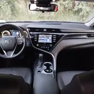 Toyota Camry, 2018