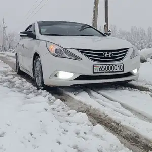 Hyundai Sonata, 2011