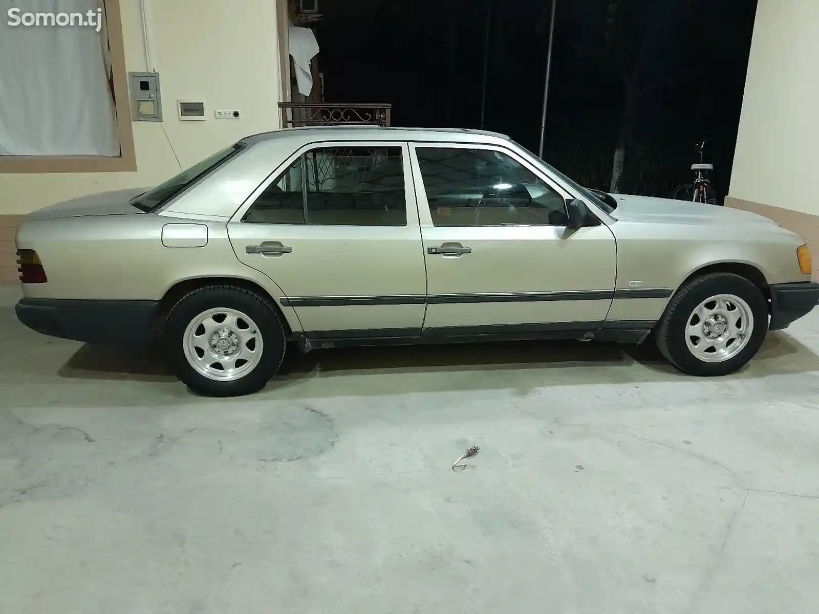 Mercedes-Benz W124, 1988-1