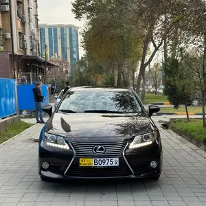 Lexus ES series, 2013