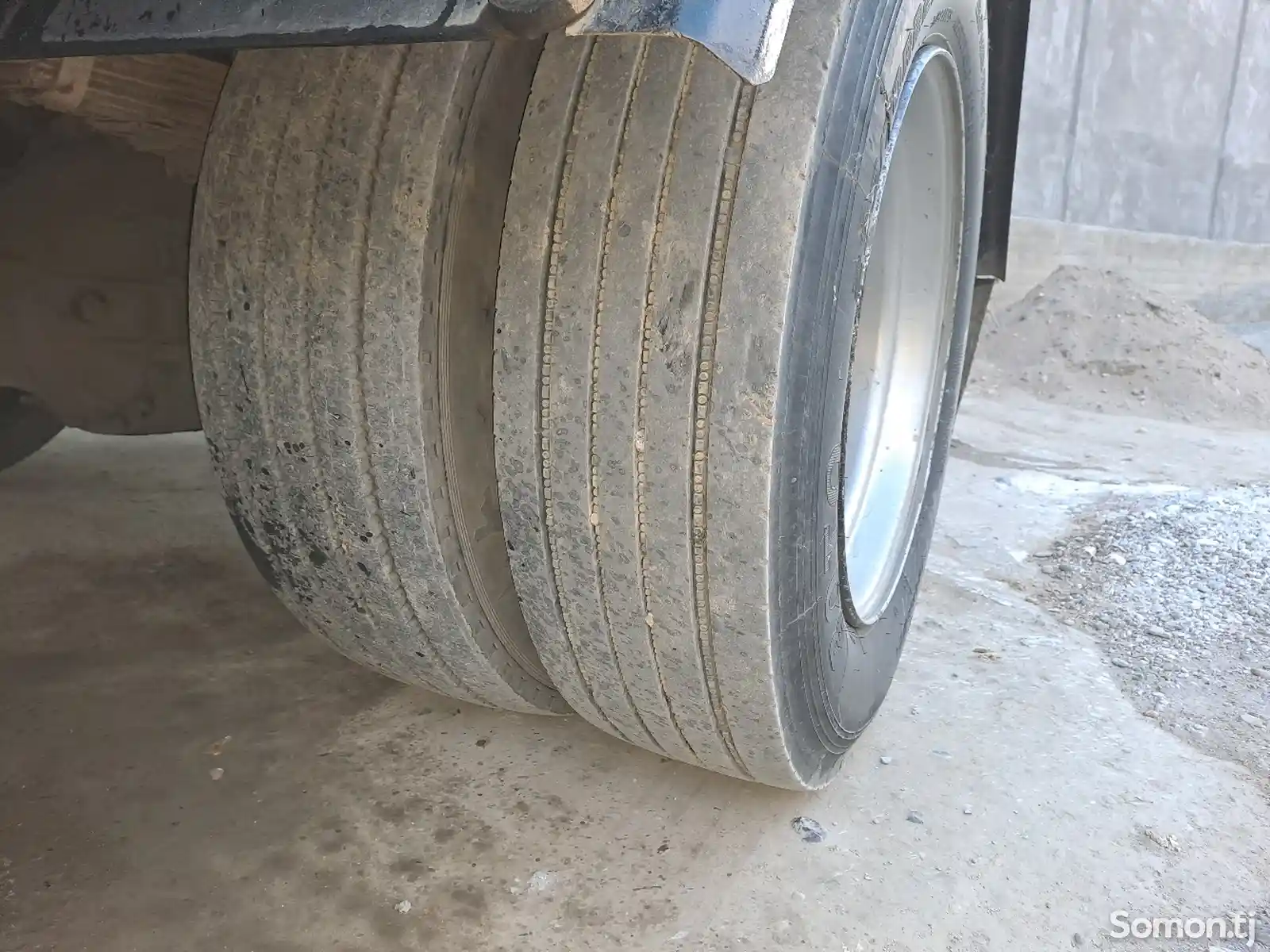 Диски с покрышками 275/70R22.5-2