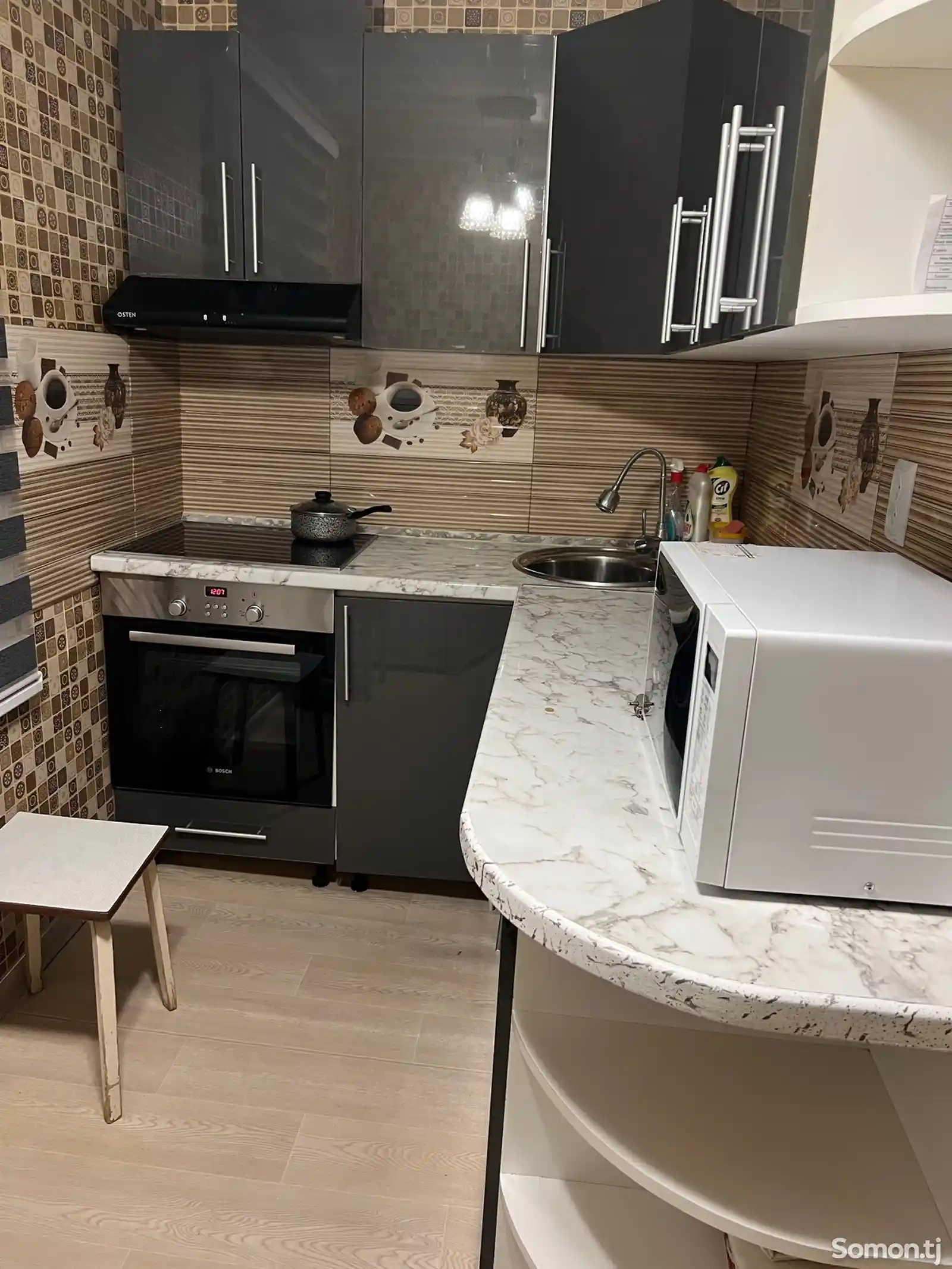 2-комн. квартира, 2 этаж, 50м², цирк-7