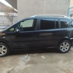 Opel Zafira, 2004