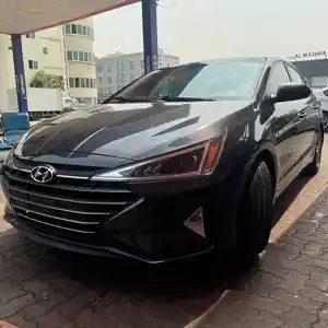 Hyundai Elantra, 2020