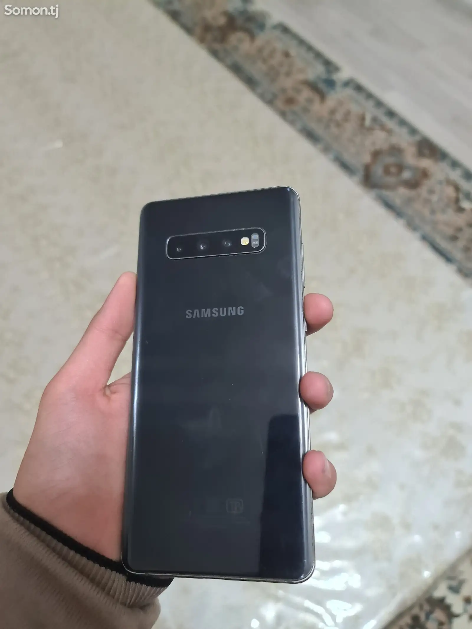 Samsung Galaxy S10 Plus на заказ-1