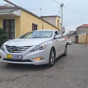 Hyundai Sonata, 2010