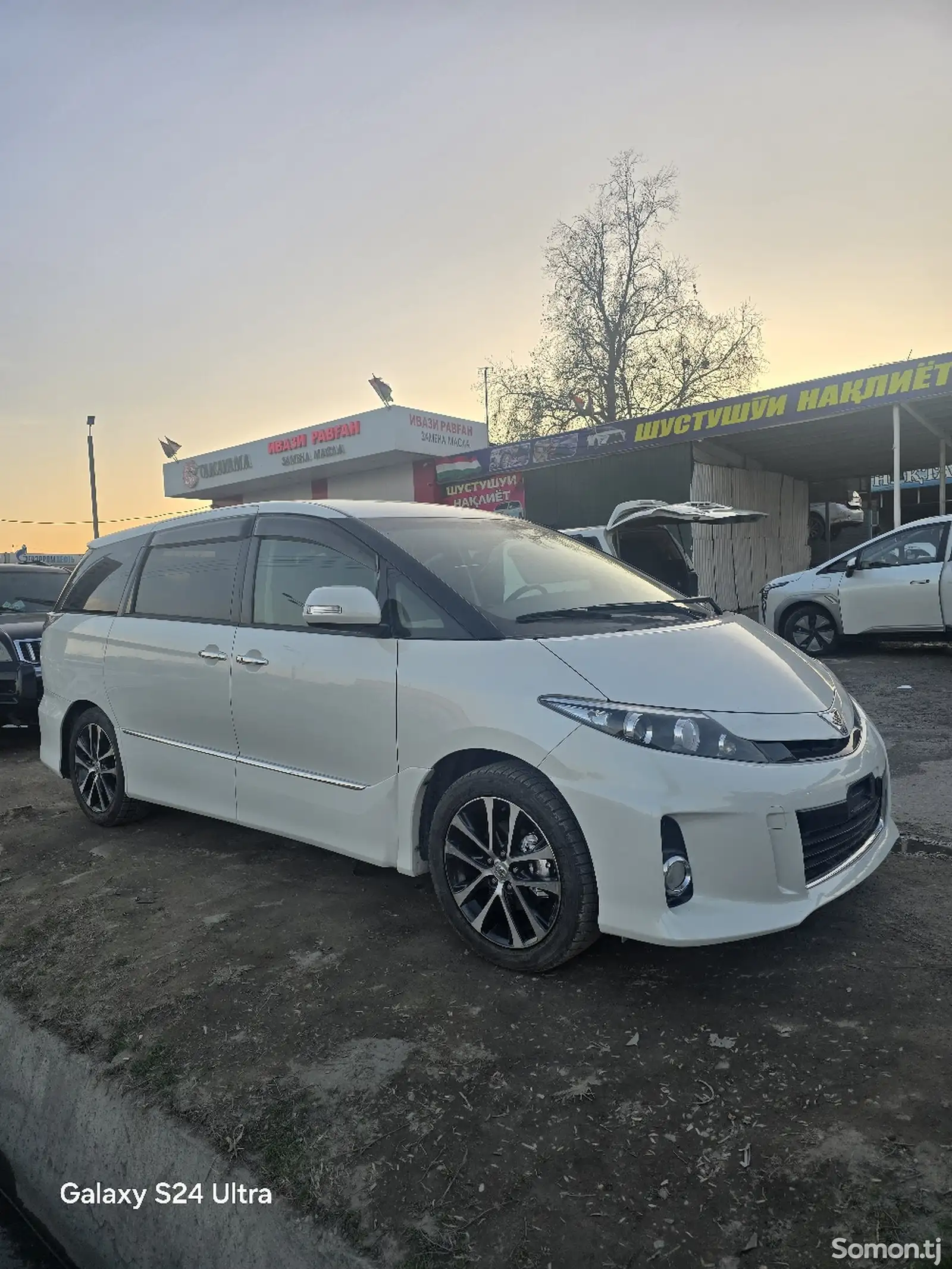 Toyota Estima, 2014-1