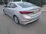 Hyundai Elantra, 2017-3