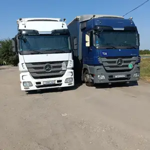 Седельный тягач Mercedes Benz actros1844