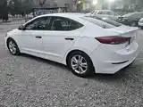 Hyundai Elantra, 2017-5