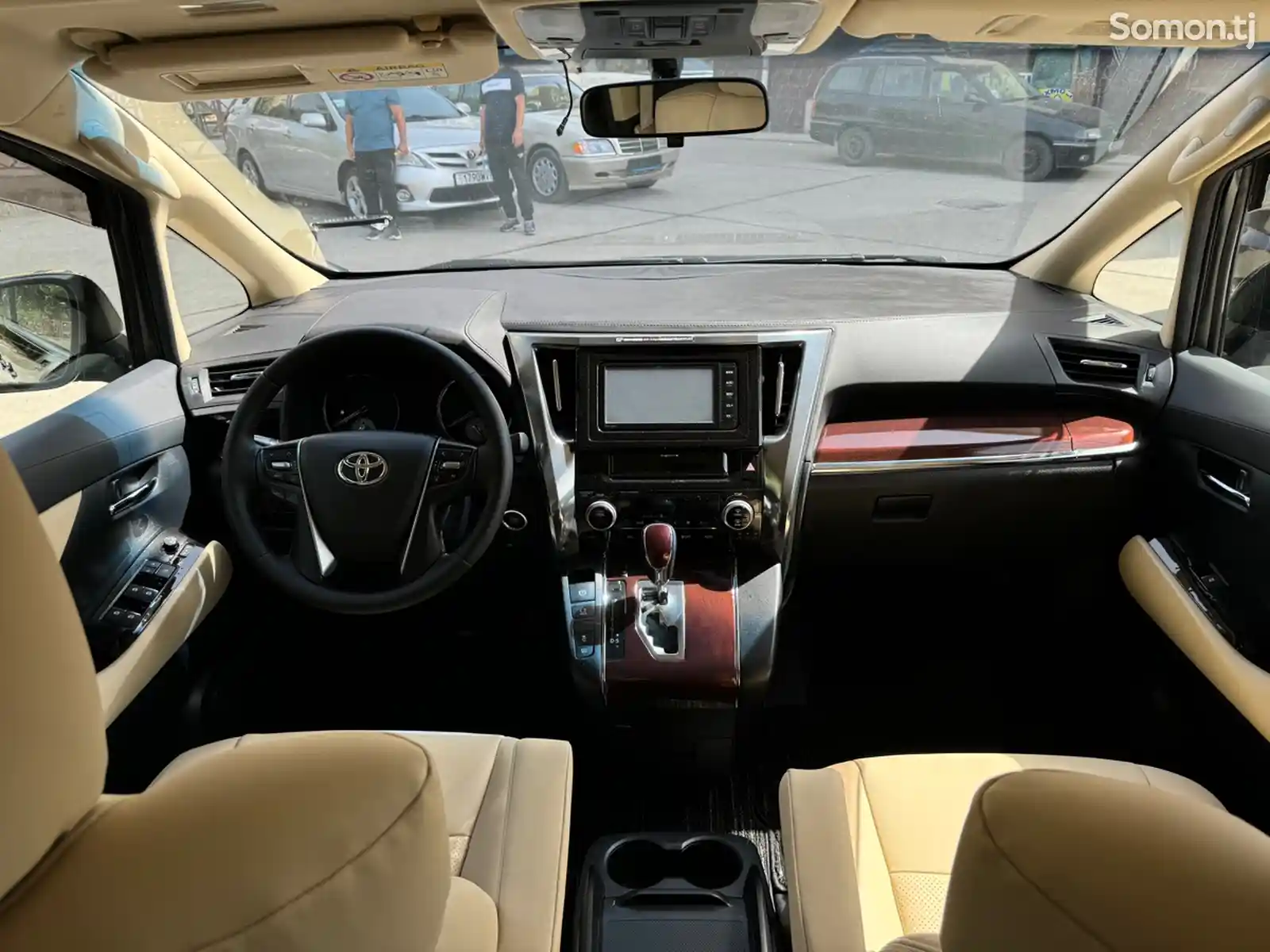 Toyota Vellfire, 2015-8