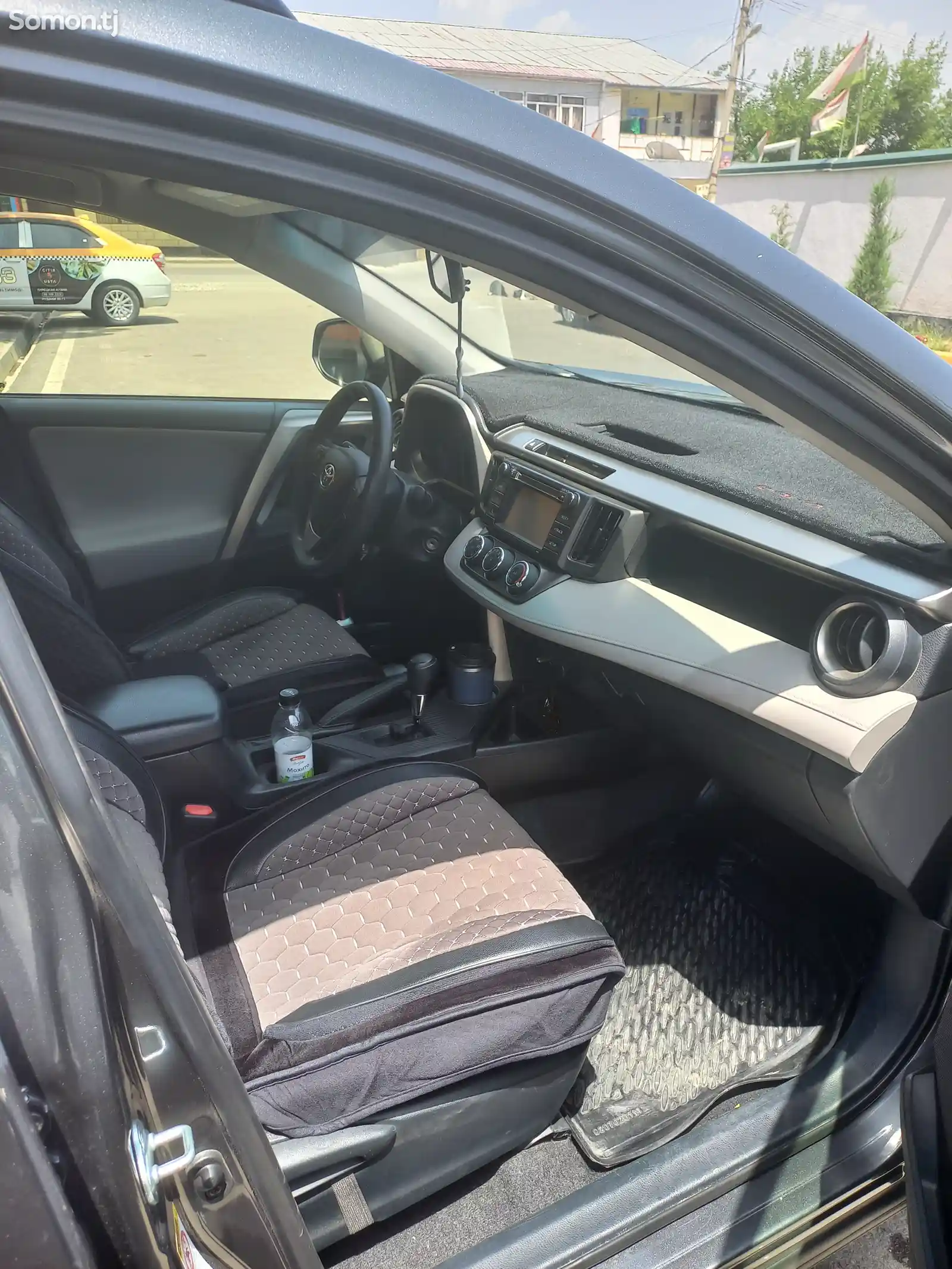 Toyota RAV 4, 2015-3