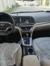 Hyundai Elantra, 2016-5