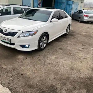 Toyota Camry, 2010