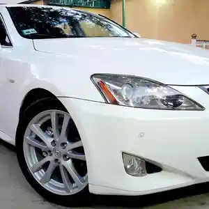 Lexus IS series, 2008