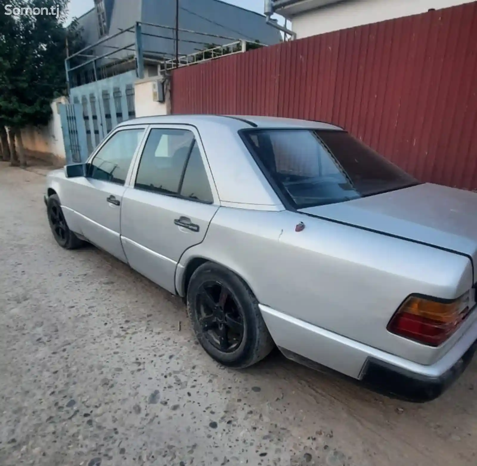 Mercedes-Benz W124, 1993-5