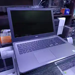 Ноутбук Dell Inspiron 5567 Core i7-7500U / 8GB / 256GB SSD