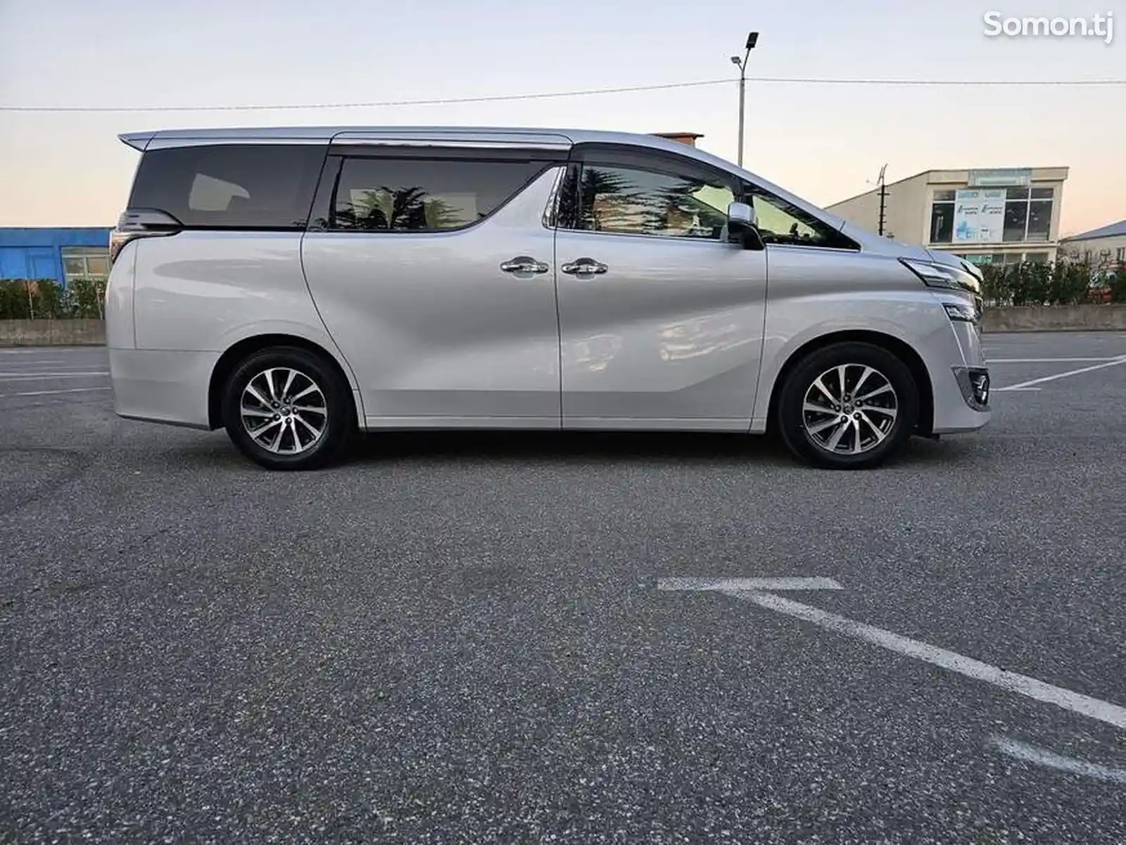 Toyota Alphard, 2017-9