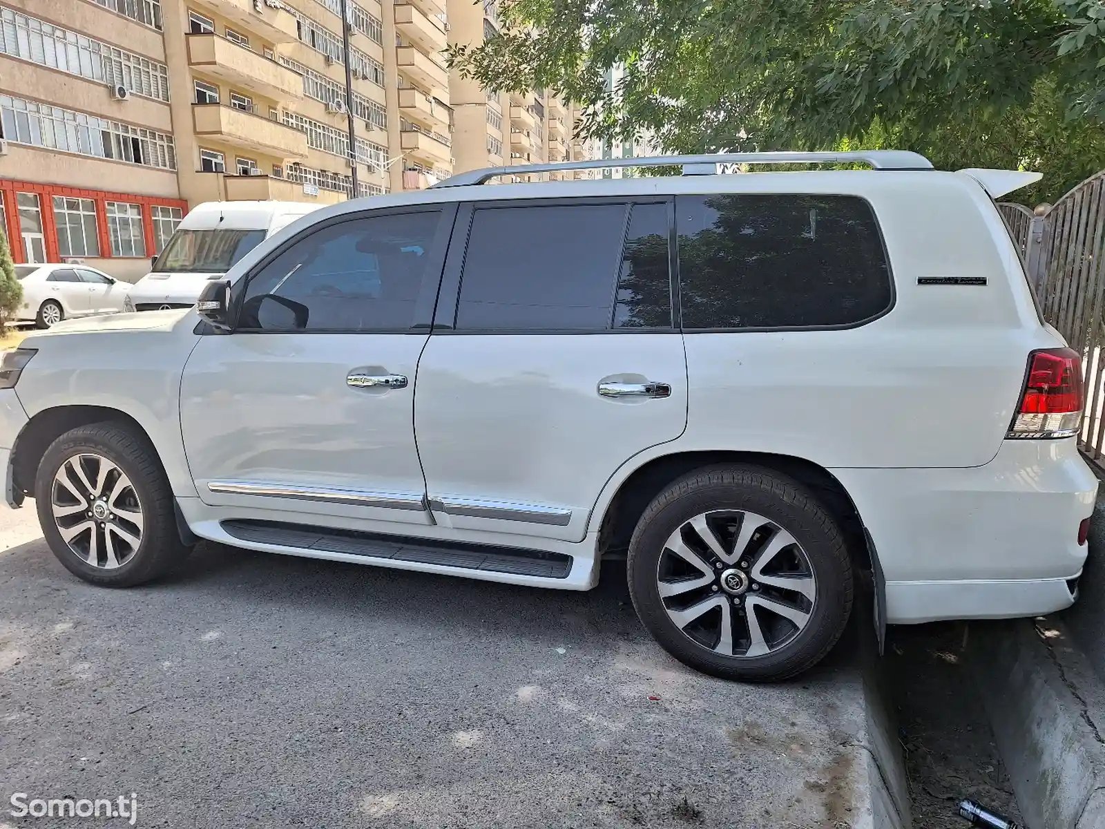 Toyota Land Cruiser, 2011-6