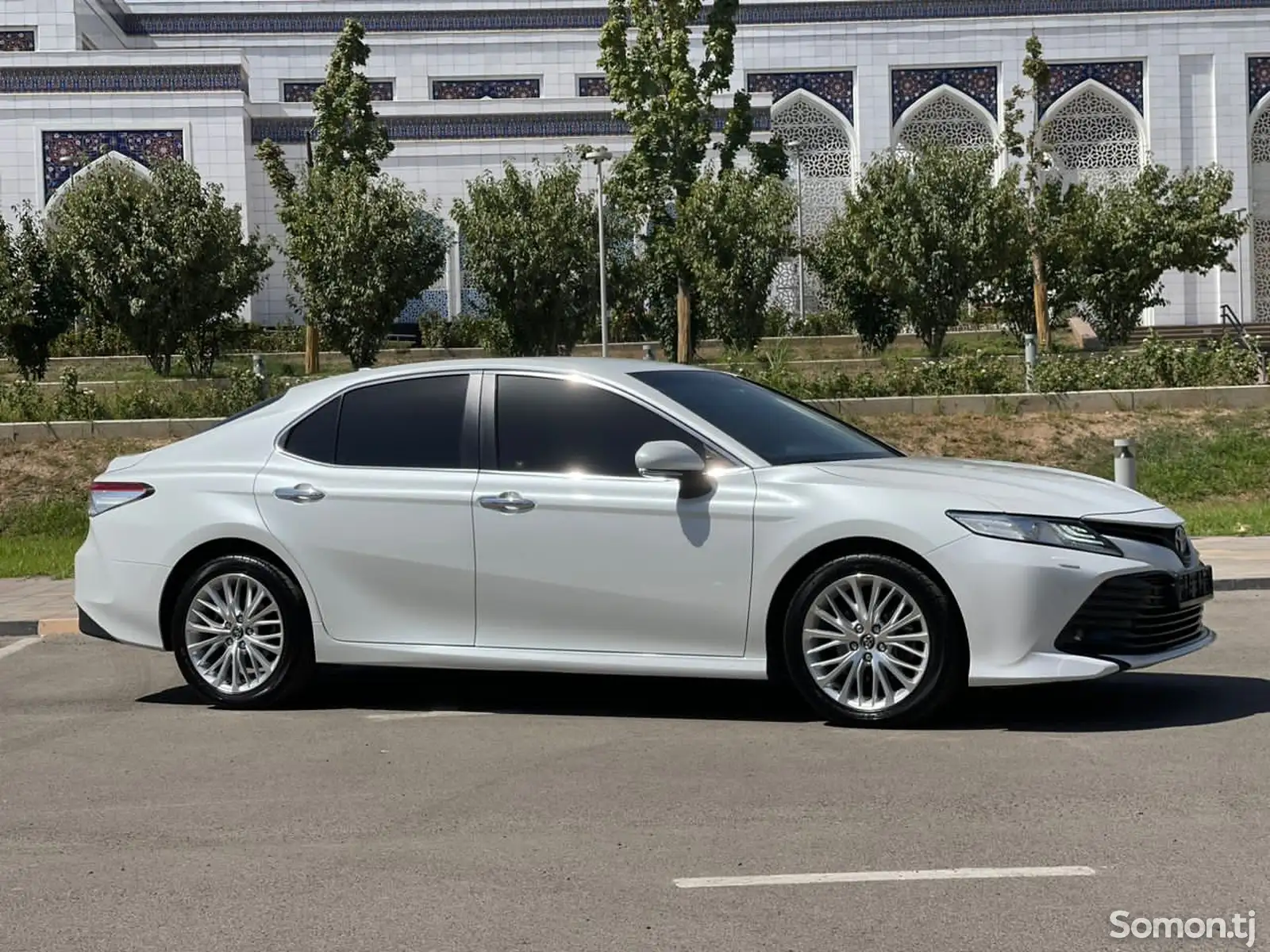 Toyota Camry, 2018-1