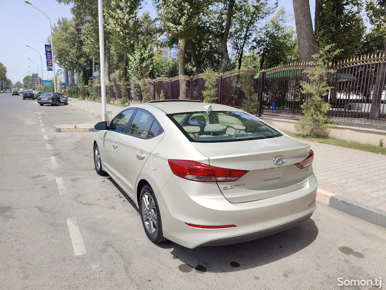 Hyundai Elantra, 2017-1