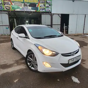 Hyundai Avante, 2012